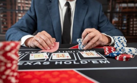 Antarmuka modern dan interaktif bingo online di mari777