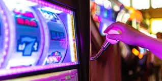 Visual energik sports, slot, dan live casino di platform mari777